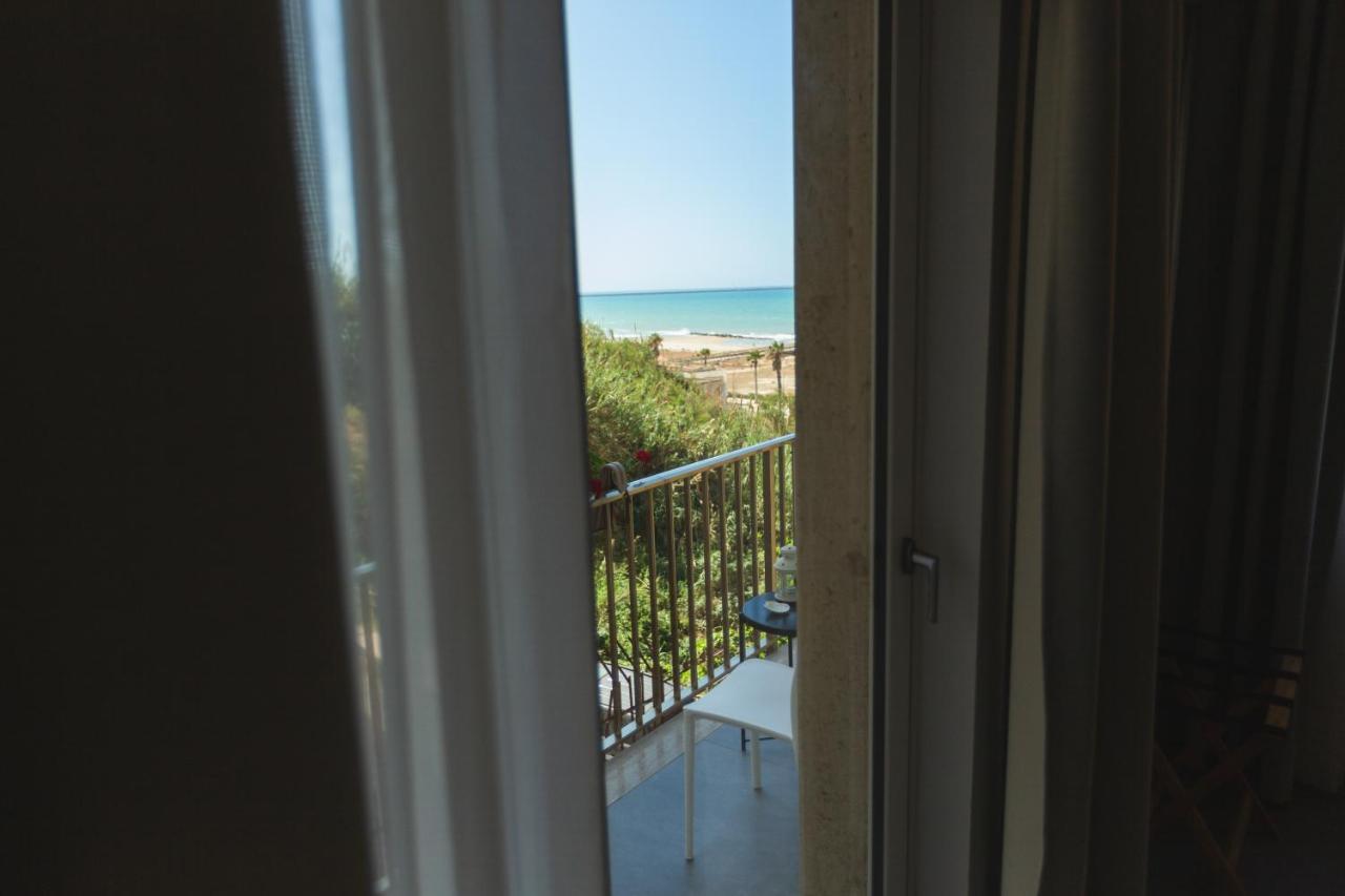 B&B A Due Passi Dal Mare Gela Dış mekan fotoğraf