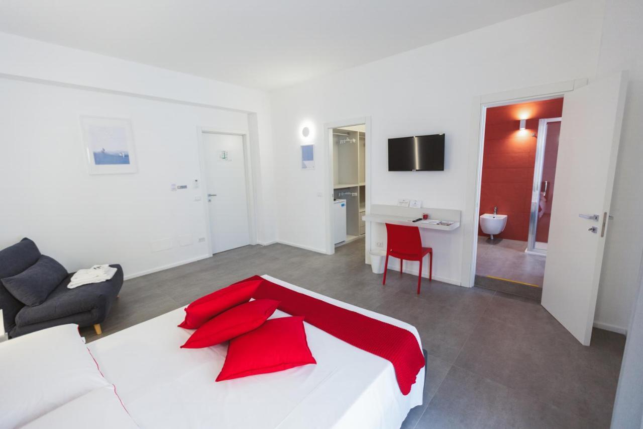 B&B A Due Passi Dal Mare Gela Dış mekan fotoğraf